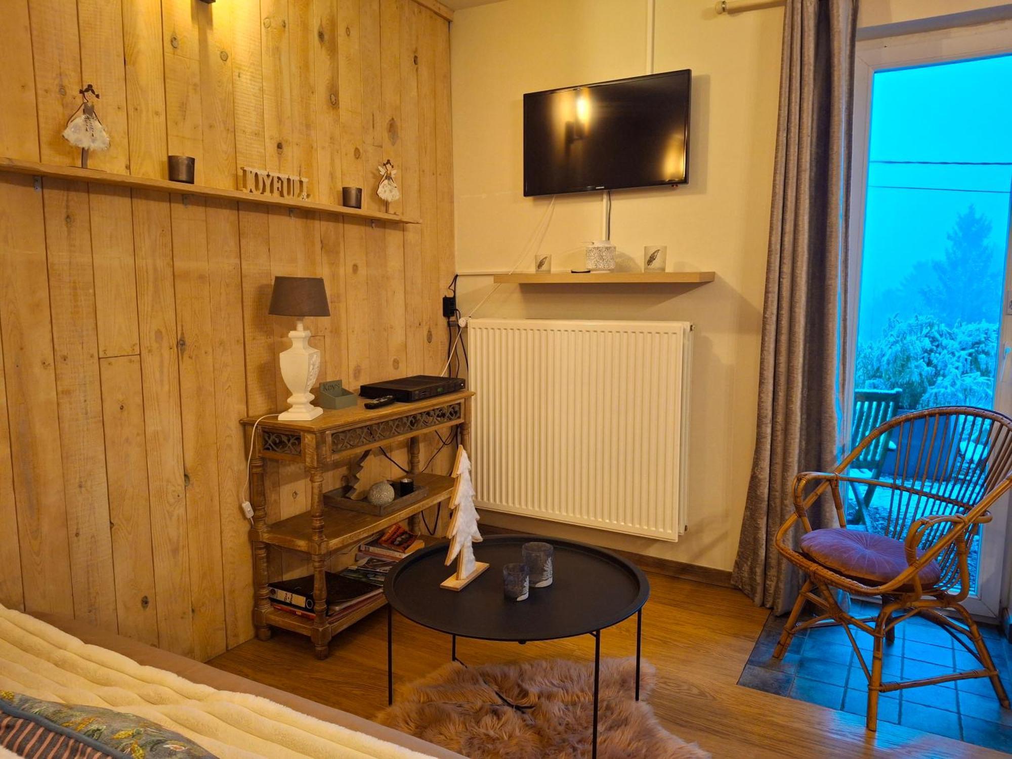 La Maison Des Senteurs ฟรองกอร์ช็องป์ ภายนอก รูปภาพ